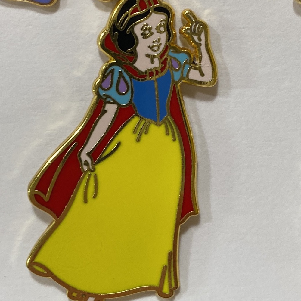 SNOW WHITE DISNEY PIN COMBO - Picture 16 of 16